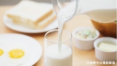 复原乳没营养是“假牛奶”,堪称奶中“地沟油”