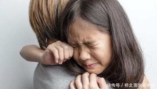 行为|孩子出现这4种“古怪”行为,家长要多留心,娃心理可能出了问题!