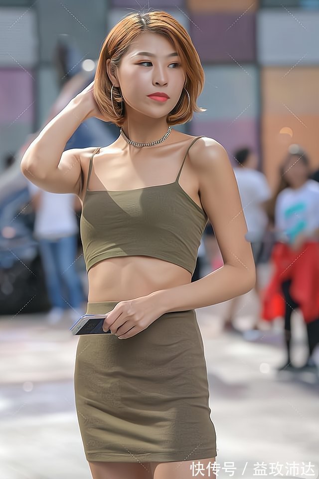 高跟鞋|卡其色短裙套装,修身又显瘦,很适合小麦肤色的女孩子