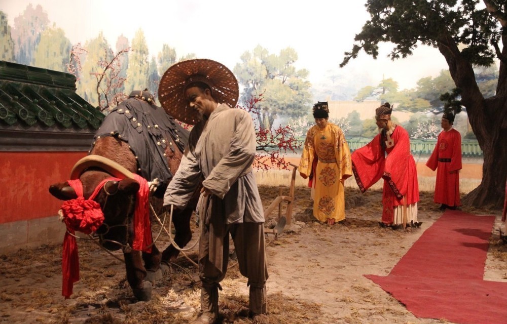 中国|中华民族为何能五千年长盛不衰?原因仅有2字,其他国家都学不会