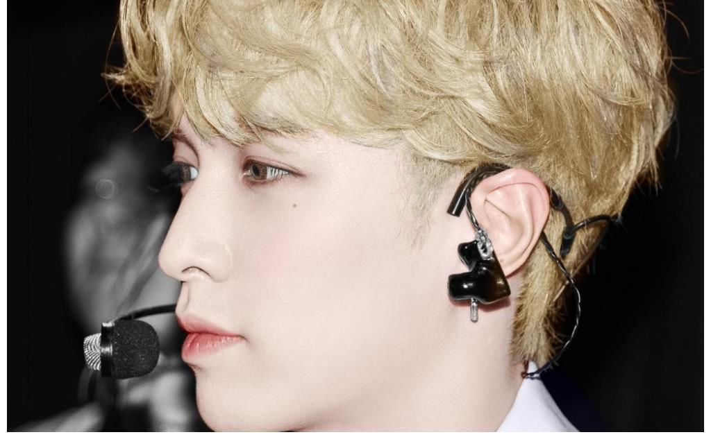 张艺兴|饭桌上没有公筷,谁注意张艺兴怎么夹菜的?黄磊默默看后没有说话