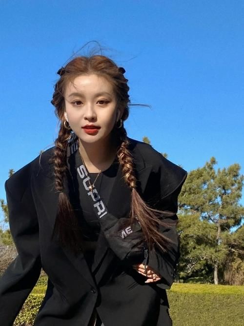 根据穿搭改变发型，这些技巧你需要知道，百搭时尚又显气质