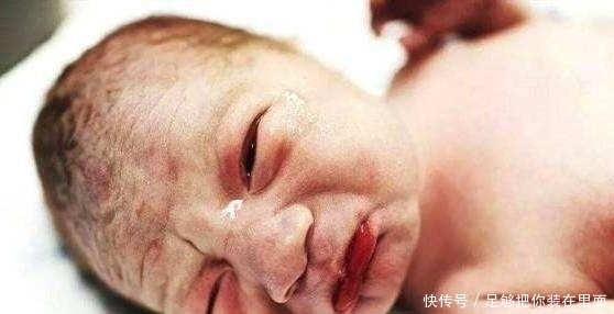 妈妈|剖腹产生宝宝时要让产妇亲吻宝宝？别小看这个环节，有这四个意义