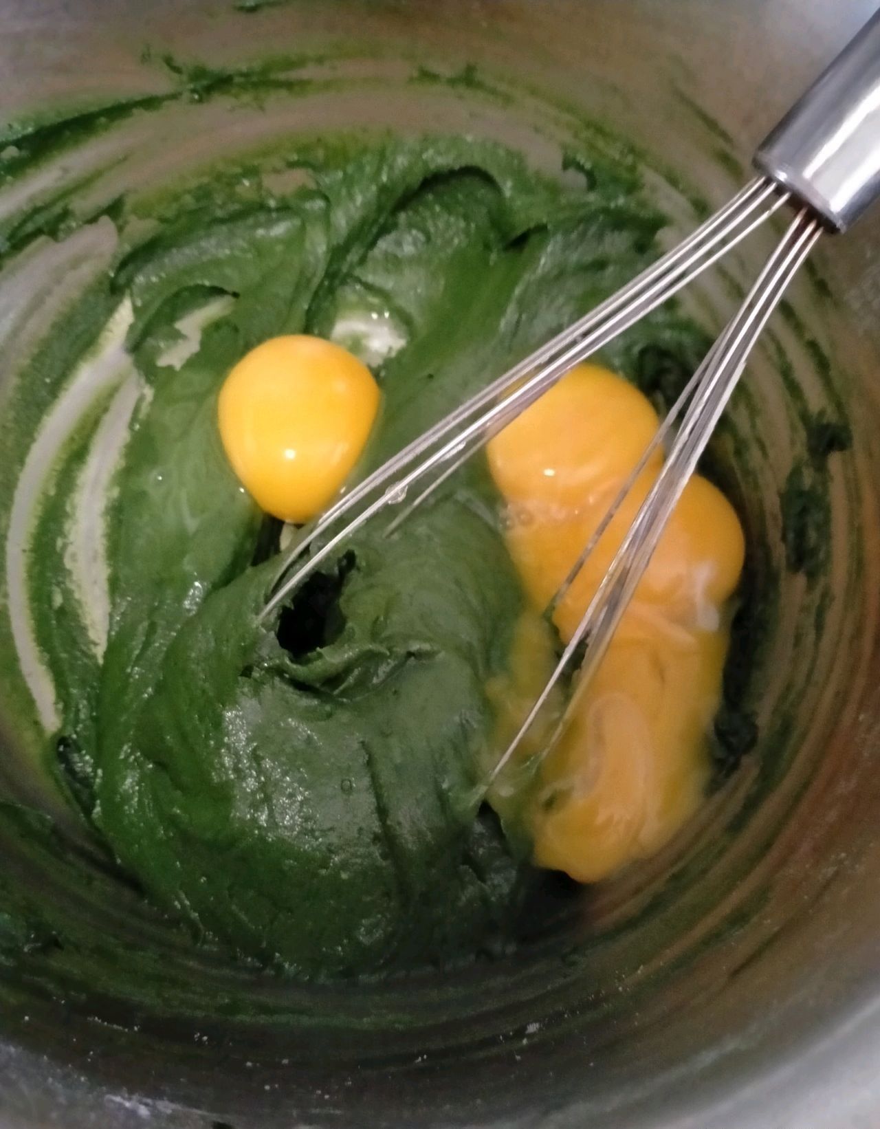 烘焙|烘焙美食教程抹茶蛋糕卷+海盐爆浆蛋糕做法详解