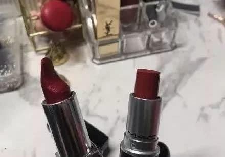ehs|“女生的嘴长啥样?看看包里的口红被涂成什么奇形怪状了!”哈哈哈