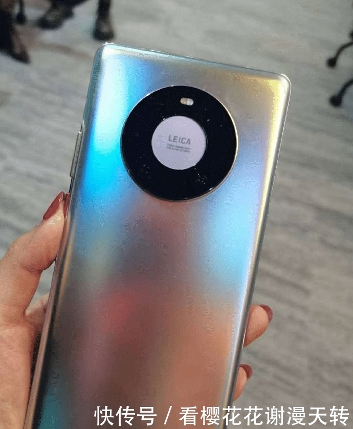 系列|降价iPhone12和加价Mate40 Pro哪个好?三种网友三种回答