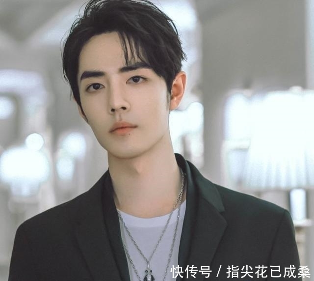 央视《新闻1+1》批评教师违规案例时,出现“肖战糊了”四个字!