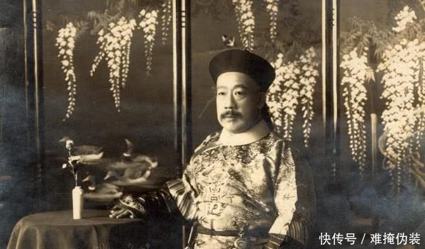 自创|武林第一高手,自愿进王府做太监,自创武功,风靡全国公园!