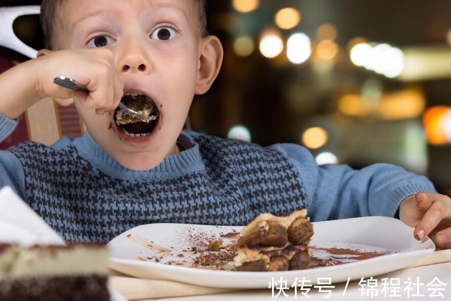 宝妈|孩子积食是“作”出来的?4个坏习惯或是“帮凶”,父母尽早看清