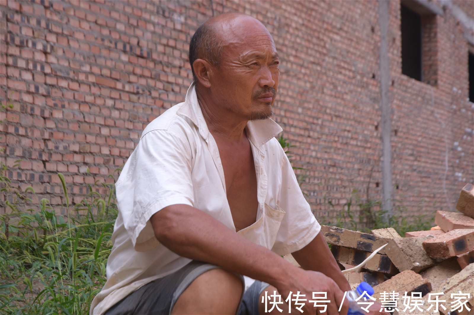 房子|城里买套房，家里还要建栋房，农村年轻人为啥对房子如此青睐