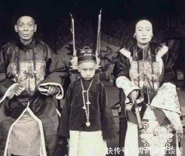 无表情|清朝罕见“夫妻”合影大多数面无表情,唯有最后一张表情生动!