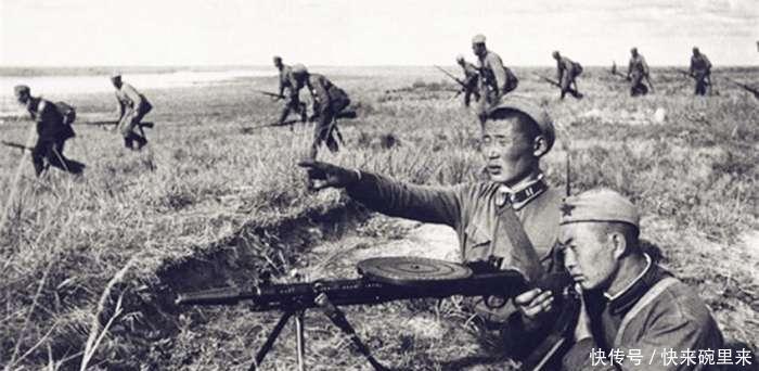 冲锋|日军向苏军冲锋,苏军却突然停止射击,日军到阵地前全军覆没!