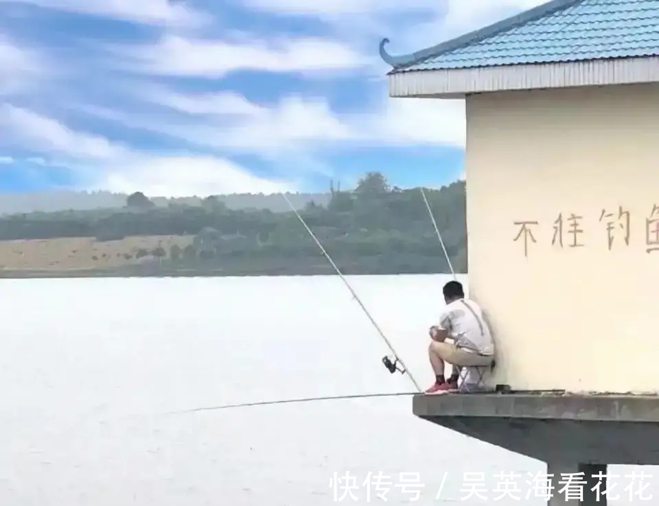 老弟|秋季野钓鲤鱼的秘密,用得好大鲤鱼排队咬钩,用不好只能钓鲫鱼