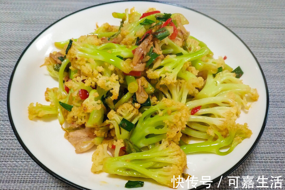 香香|炒花菜,直接炒还是先焯水都错了,教你一招,花菜香脆又入味