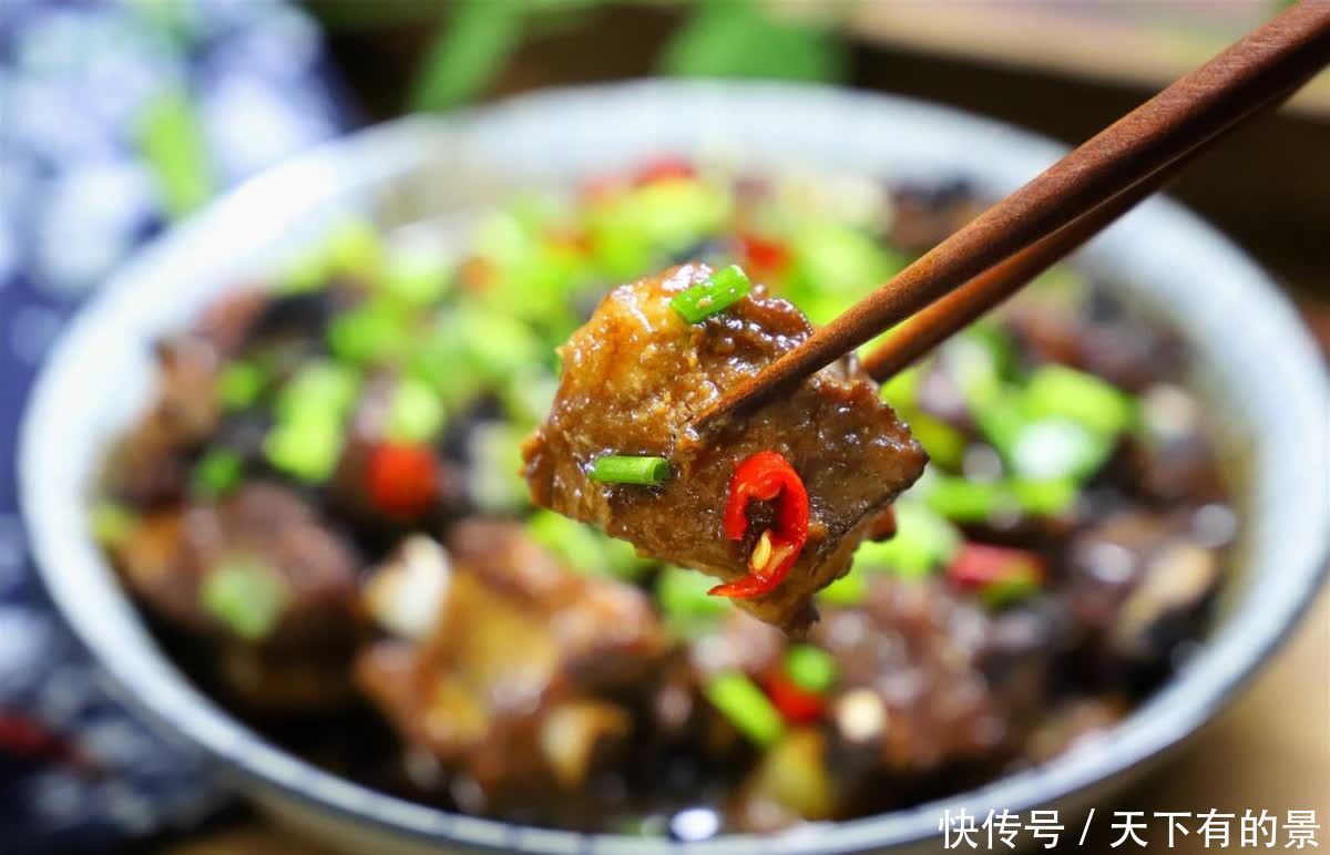 学会了排骨的这个做法,孩子总吵着要吃,不加水,蒸一蒸就上桌