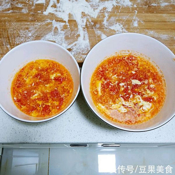 好吃到舔盘的西红柿鸡蛋蘸酱，吃一次就上瘾