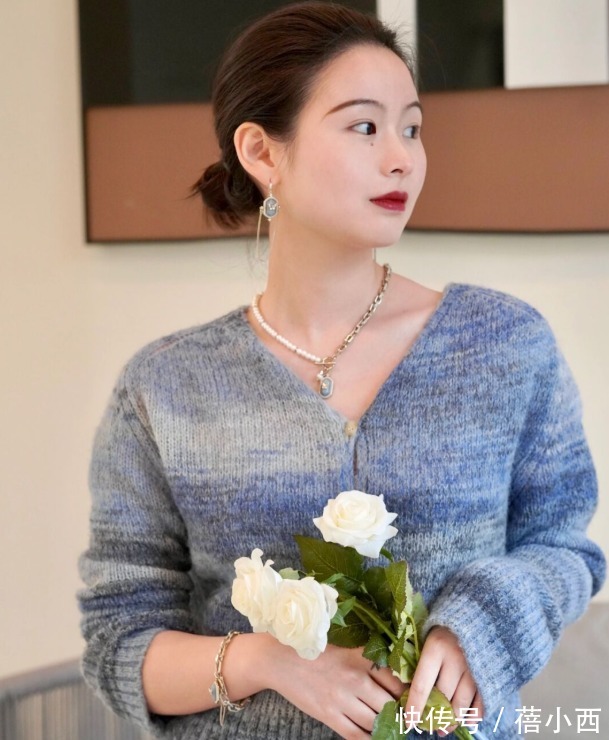 高领衫 春季最火搭法还是“针织衫+半身裙”,不挑人又chic,穿出好气质