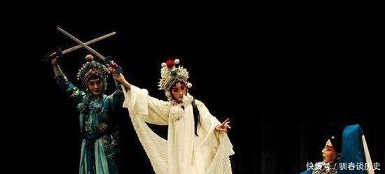 雷峰塔|雷峰塔遭倭寇火烧都没倒掉,却倒在无数老百姓盗挖塔砖上