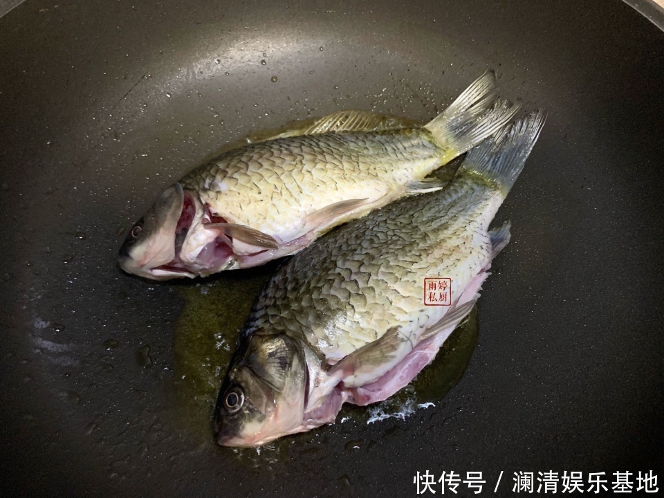 不管炖什么鱼，都不要加这“2种调味料”，做不对鱼汤又腥又难喝