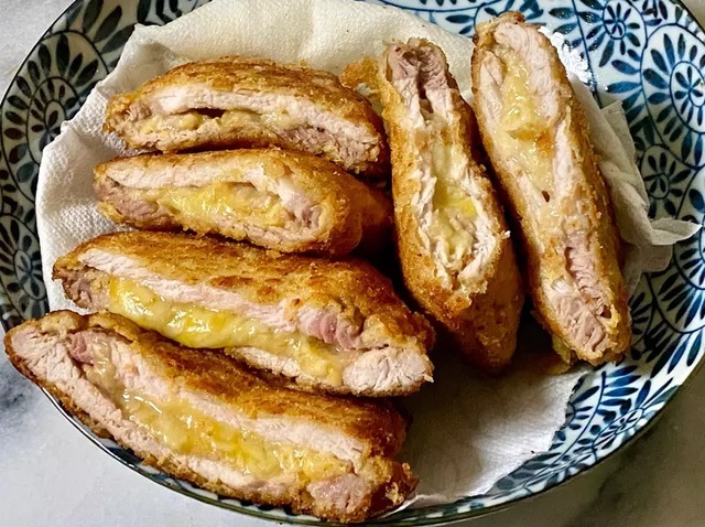 做菜嫌麻烦大叔教你起司猪排，金黄酥脆，香气扑鼻，小孩最爱~