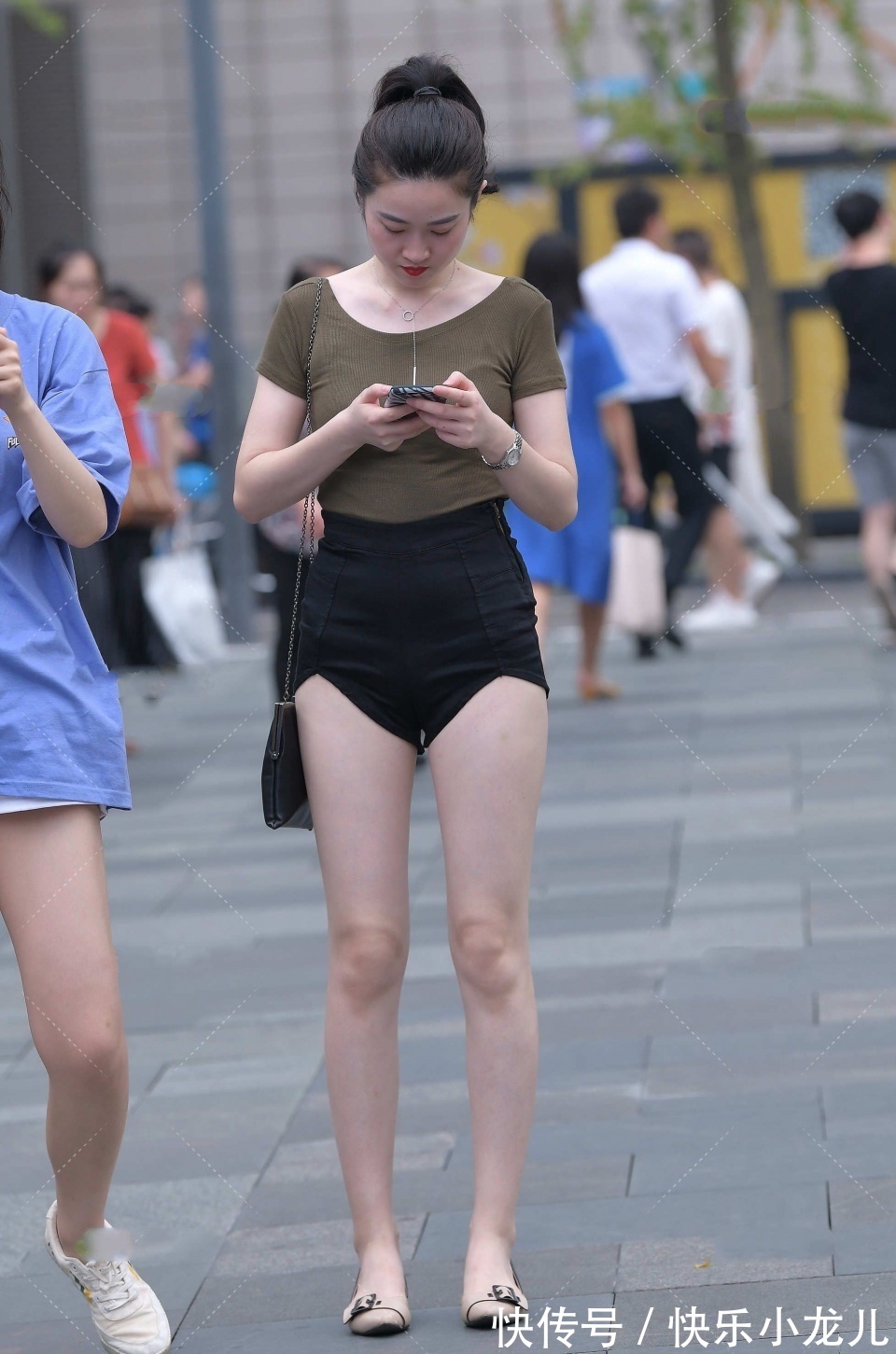 类型|时尚优雅的气质美女,最让人着迷了,是你喜欢的类型吗?