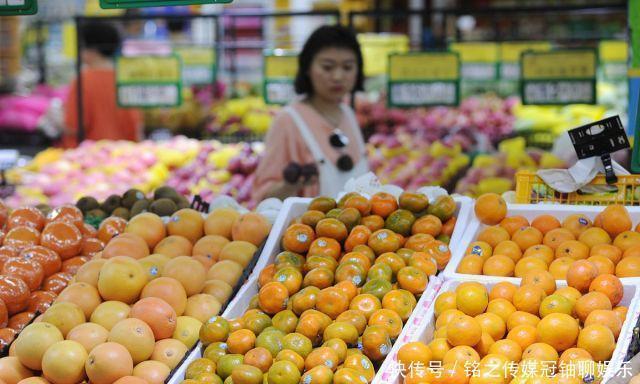 4种被列入“黑名单”的水果,尽量别去碰,最后1种吃了会“上瘾”