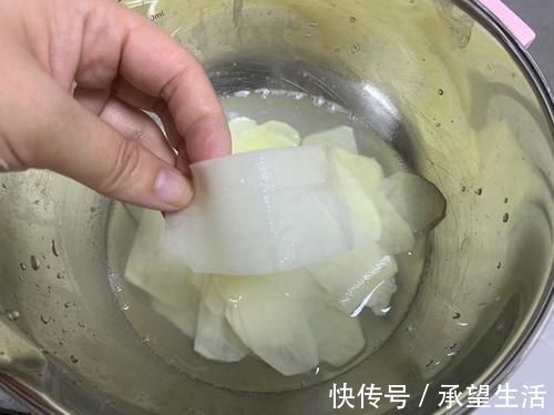 好吃|土豆这做法真绝了,一口一个,香脆可口,比薯片还好吃