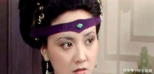 尤二姐|王熙凤去小花枝巷公馆见尤二姐时, 她为何要一身白色的穿着打扮