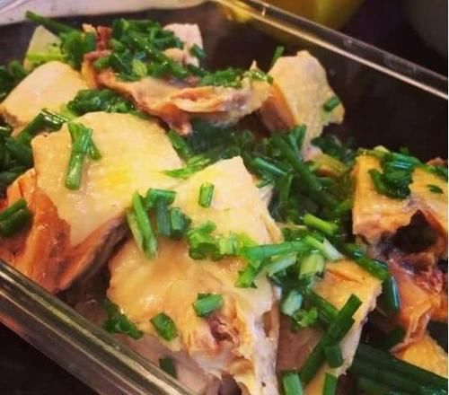 美食优选：红烧猪蹄，清爽小炒，葱油鸡，蘑菇炖肉的做法