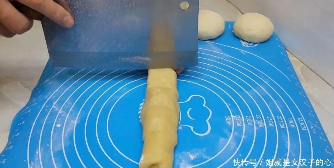 面团|爱吃烧饼的要收藏了,开水一烫,个个松软香甜,学会都能开店了