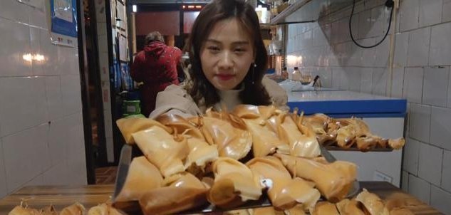 大胃王|密子君吃80个“巨型”煎饺,掰开一看却穿帮,直接掉粉70万