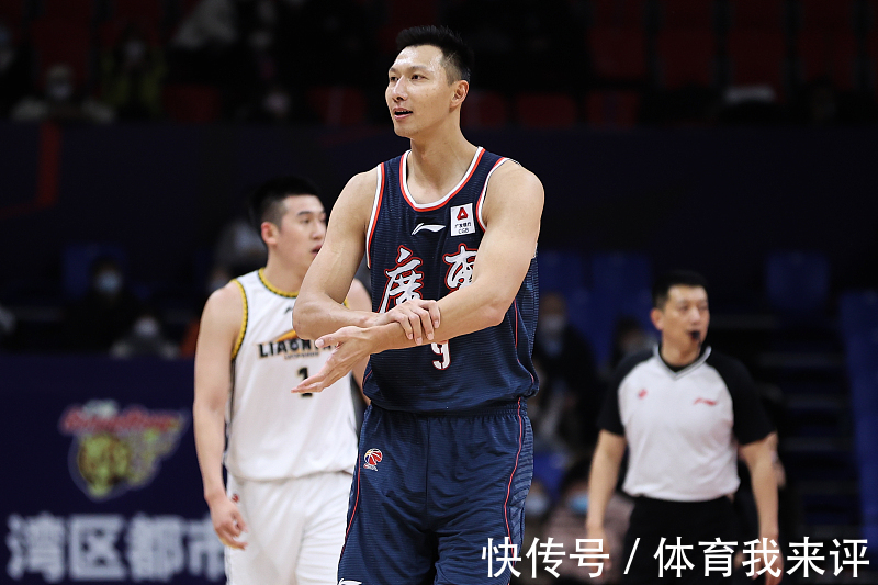 cb4戰(zhàn)3負(fù)！易建聯(lián)的苦笑，杜鋒的無奈，廣東男籃衛(wèi)冕之路難上加難