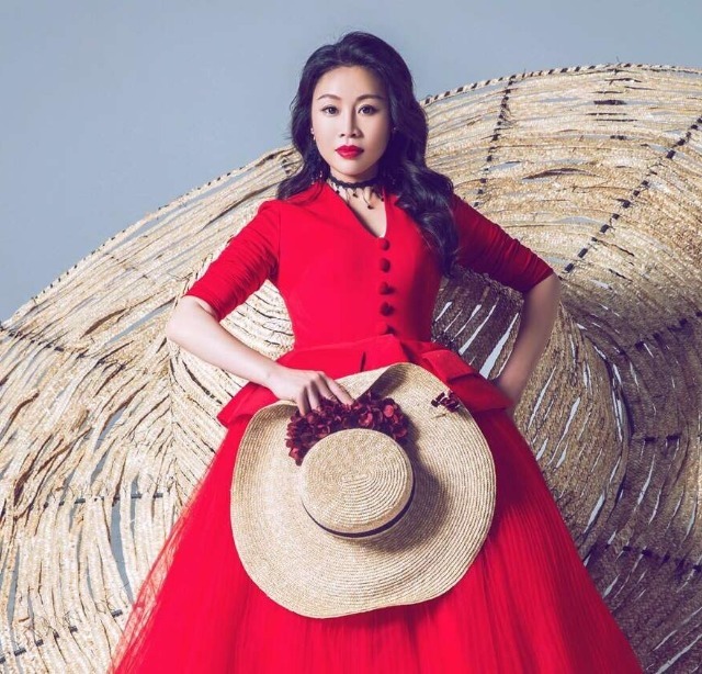 从《星光大道》一夜成名的草根歌手阿宝,为什么突然就不红了?