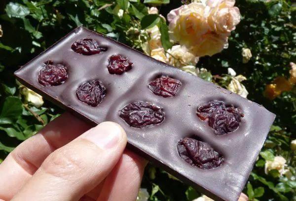 吃掉|一年吃掉了200多块巧克力想知道她长胖了多少