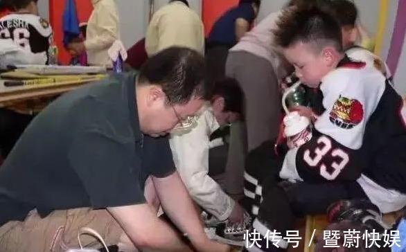 冰球@同为英达的儿子,一个年薪98万为国争光,一个31岁成“反面教材”