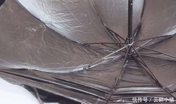 变废为宝|雨伞坏了也别扔，把伞布拆下来剪一刀，放在家里老人小孩都能用