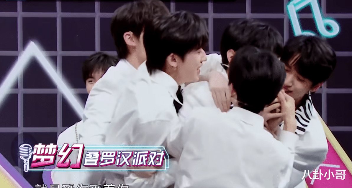 《王牌对王牌》强捧新人，张靓颖发文暗讽节目组，8个字意味深长