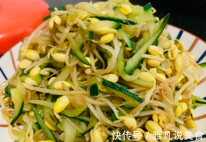 秋日，一汤一菜一饼，喝一口汤，咬上一口饼卷菜，滋润又舒服