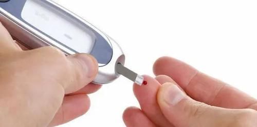 糖尿病人,不改正四个行为,血糖会更高,坚持“4个一”,能救命