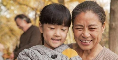 孩子|养娃十年,孩子却和奶奶更亲?宝宝的“排序准则”好多家长弄错了