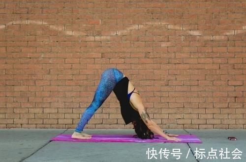 手臂|8个经典瑜伽体式，以拉伸塑形为主，帮你打造完美身材曲线