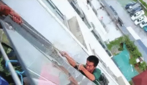 孩子|熊孩子割断安全绳, 害女孩毁容, 谁为 “他还是个孩子”买单