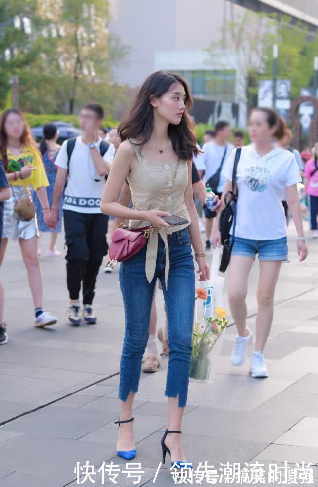 小姐姐|极品美女确认过眼神，牛仔裤穿搭能给你想要的美