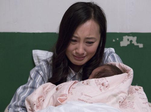 分娩|妻子分娩老公陪产,娃刚出生老公却吐了,护士别瞎捣乱