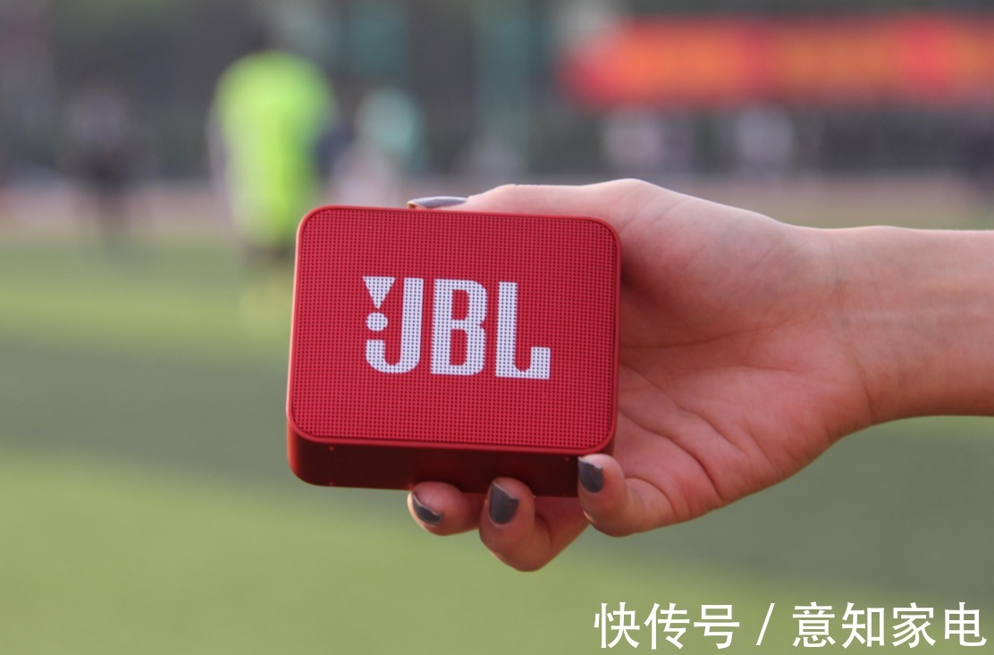 GO2|“浓缩的都是精华”：JBL GO2便携式蓝牙音箱评测