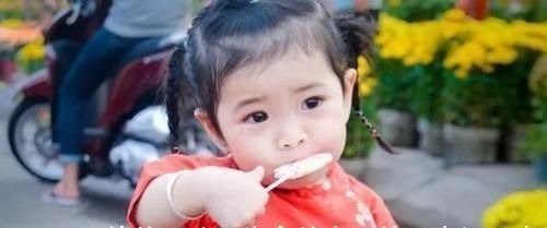 零食|从小就不许孩子吃零食,长大以后逃不过2种结局,家长说得很对