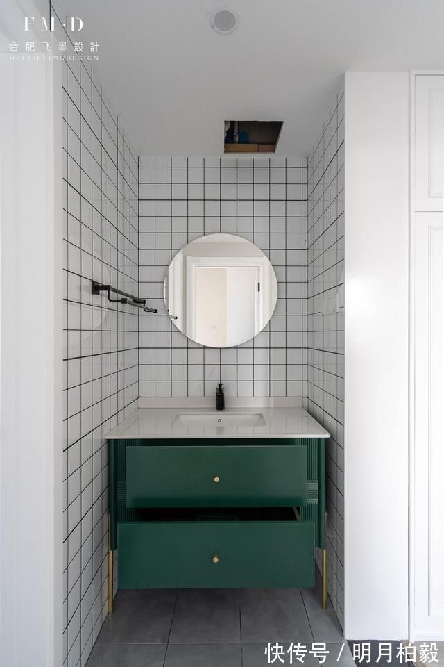 隔断门|这叫有远见,卫生间嫌小将浴室柜外移,小户型干湿分离、干净清爽