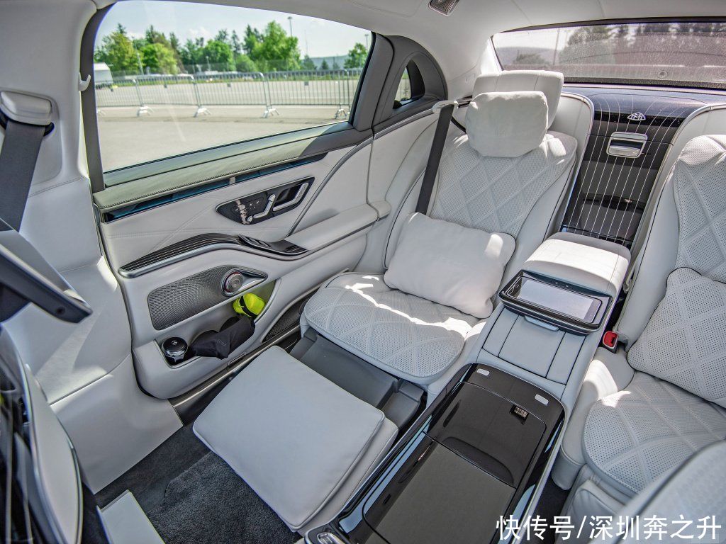 3d|21款奔驰迈巴赫S480升级裸眼3D仪表 自动后门，车载冰箱功能讲解