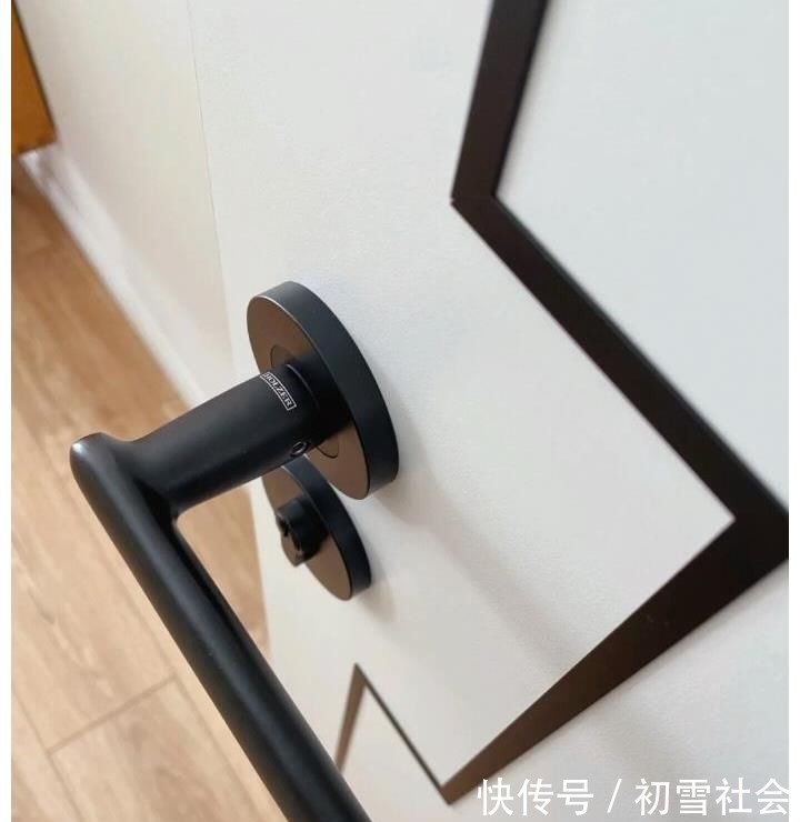 洞板|入住小半年才发现,卧室这些家居设计,看着高大上,实际很不合理