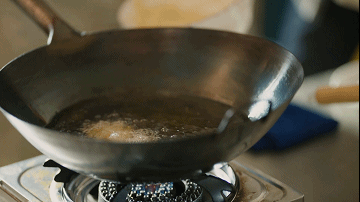 吃嘛嘛香!看白敬亭吃饭真是一种享受啊…